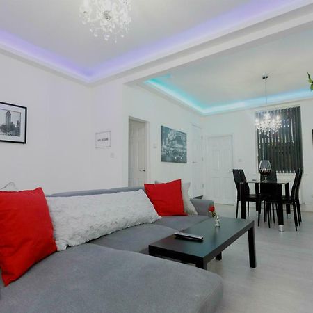 Ivy House Villa ลีดส์ ภายนอก รูปภาพ